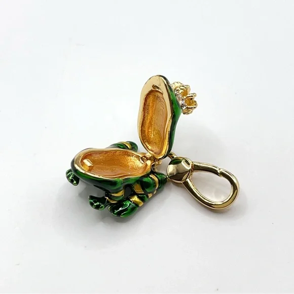 Juicy Couture frog charm - Picture 3 of 3